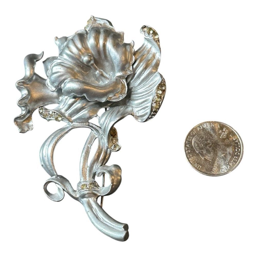 Silver Floral Brooch large